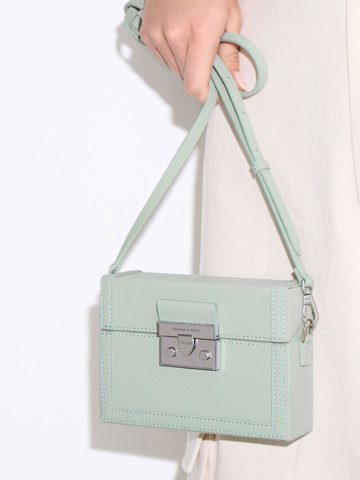 Chain Strap Boxy Bag, Light Green, hi-res