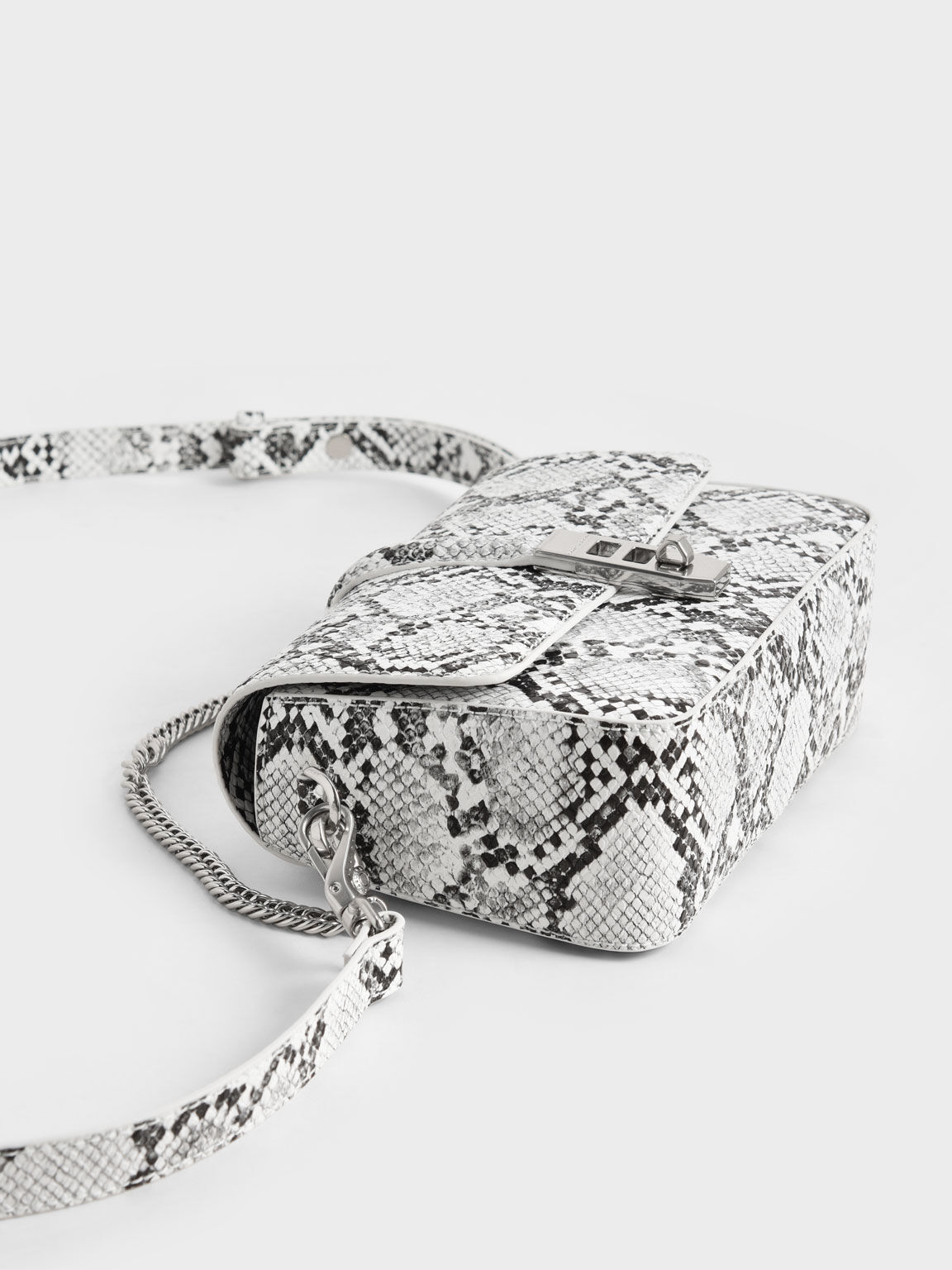 White snake shop print bag