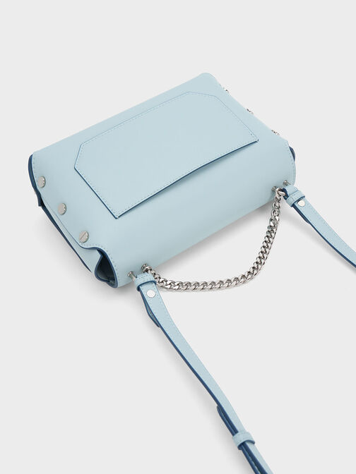 حقيبة بمقدمة قلابة وحلية معدنية, أزرق, hi-res