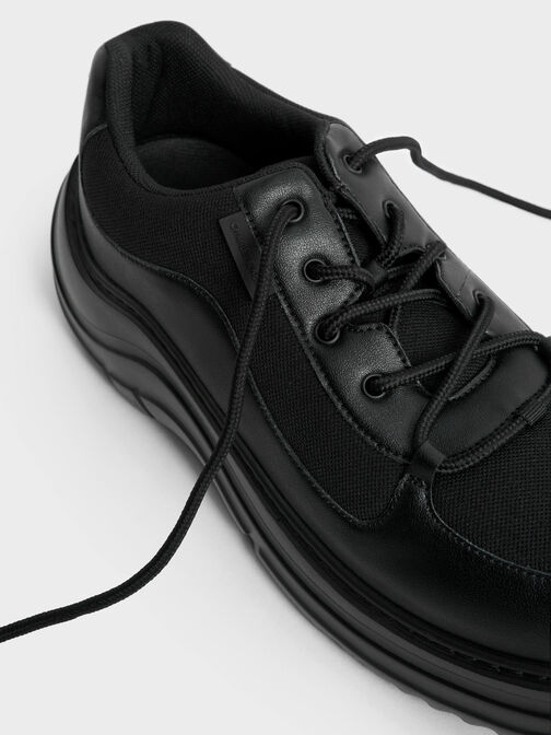 حذاء رياضي مع جزء شبكي ونعل ضخم, أسود, hi-res