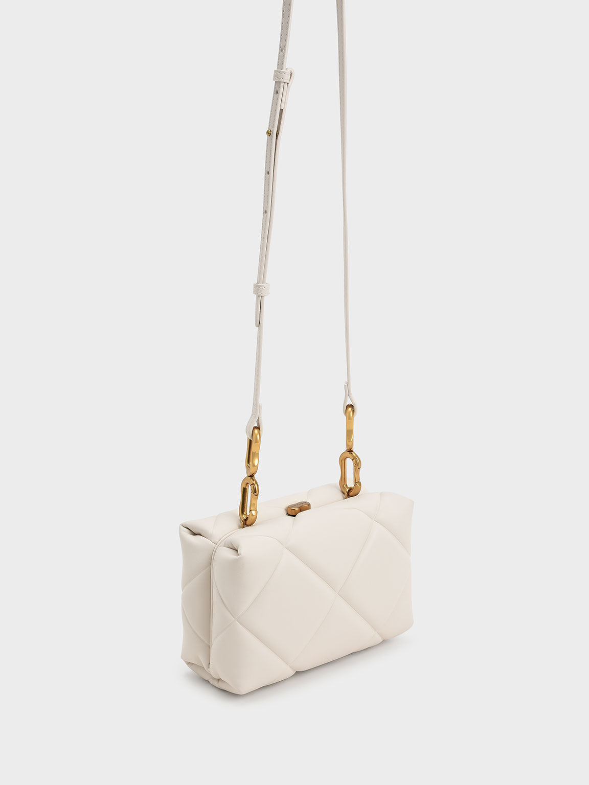 Gemma Chunky Chain Handle Quilted Boxy Bag Cream