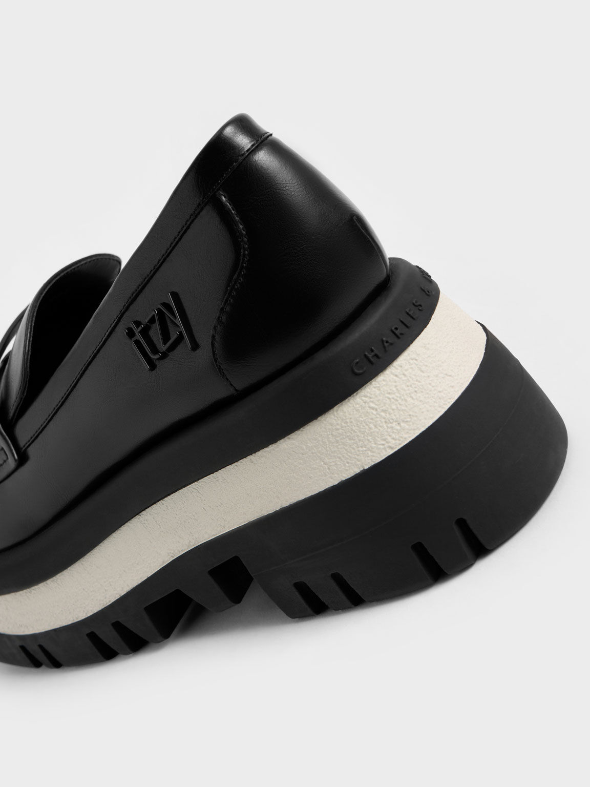 حذاء رانيير من إتزي - نعل تشانكي بلاتفورم وتصميم بيني لوفر, أسود, hi-res