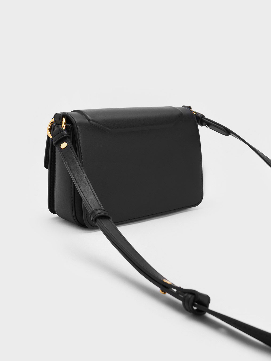 حقيبة كاليندا مربعة مع حلية معدنية, أسود, hi-res