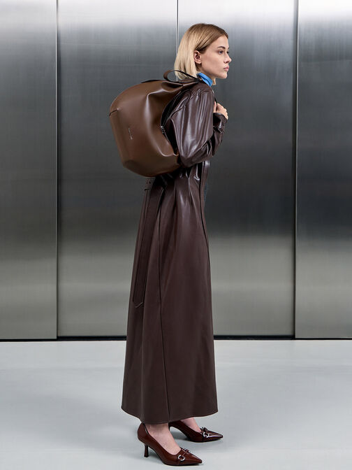حقيبة هوبو أوديلا بتصميم منحن, بني غامق, hi-res