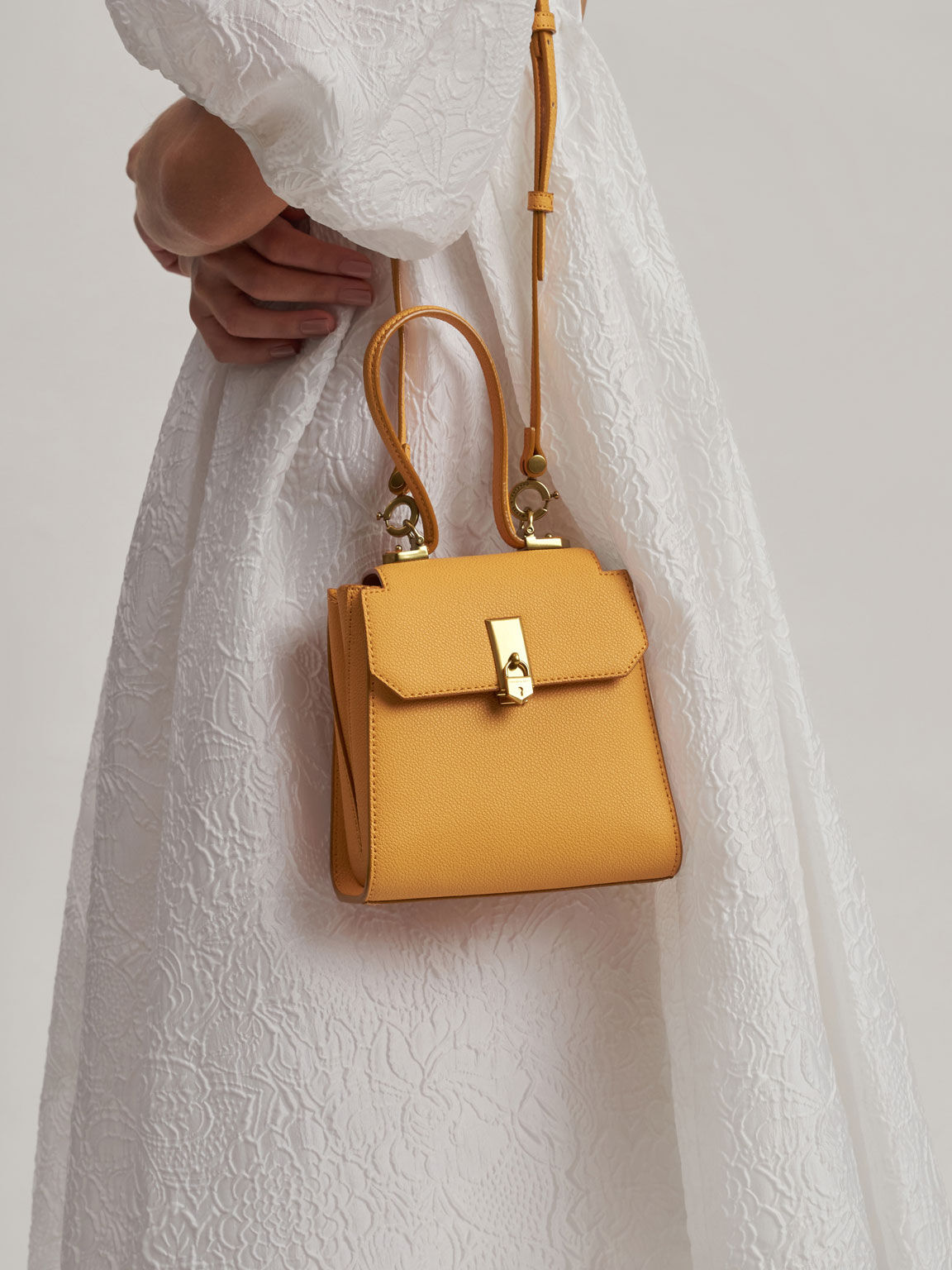 Locket Chain-Link Trapeze Bag, Mustard, hi-res