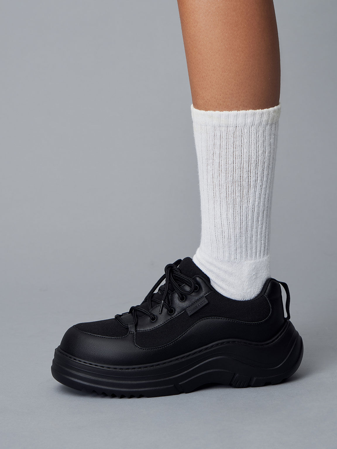Black chunky sole sneakers store