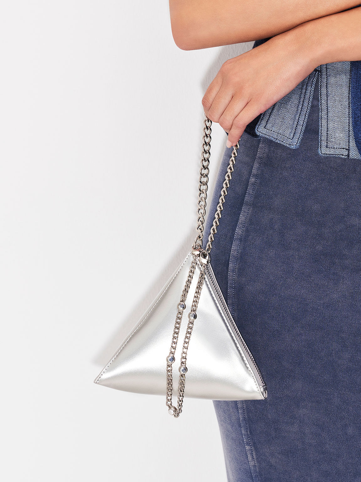 Hera Metallic Pyramid Clutch, Silver, hi-res