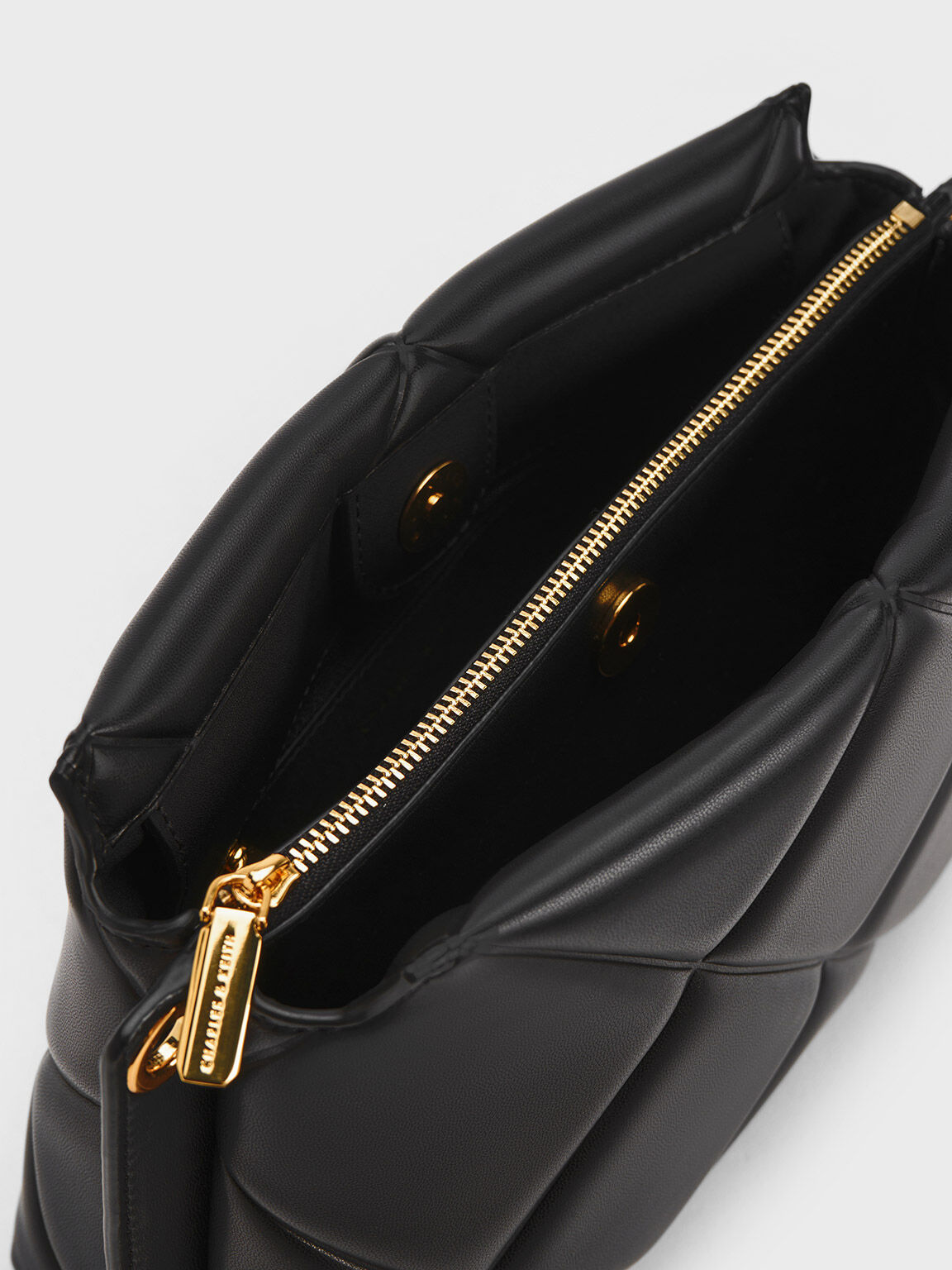 حقيبة "دانيكا" مبطنة مع سلسلة سميكة, أسود, hi-res