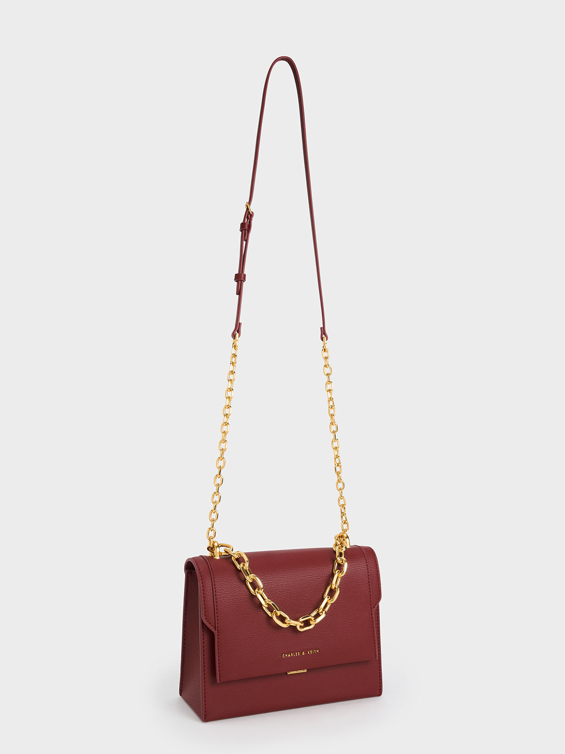 Burgundy chain bag outlet