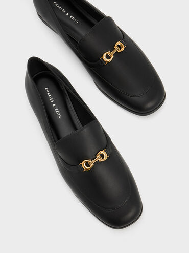 حذاء لوفر بمقدمة مستديرة وتصميم معدني, أسود, hi-res