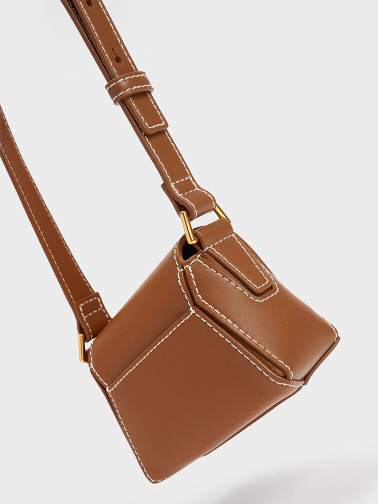 حقيبة ميني نسرين بتصميم هندسي, شوكولاتة, hi-res