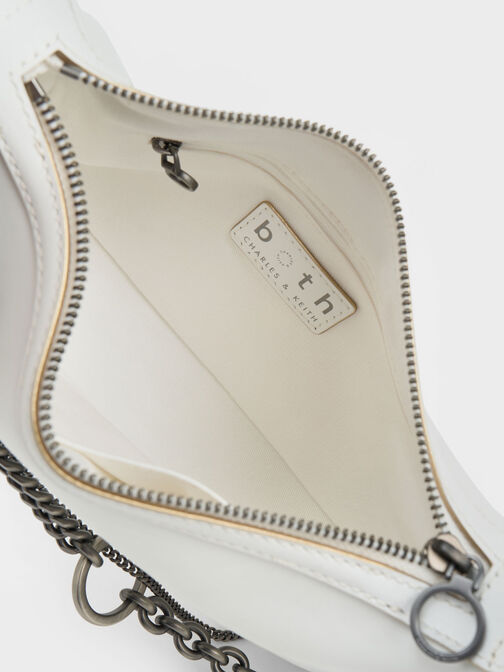 حقيبة جلدية مزينة بسلسلة - جولز, أبيض, hi-res