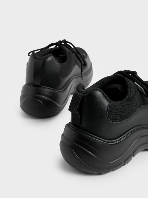 حذاء رياضي مع جزء شبكي ونعل ضخم, أسود, hi-res