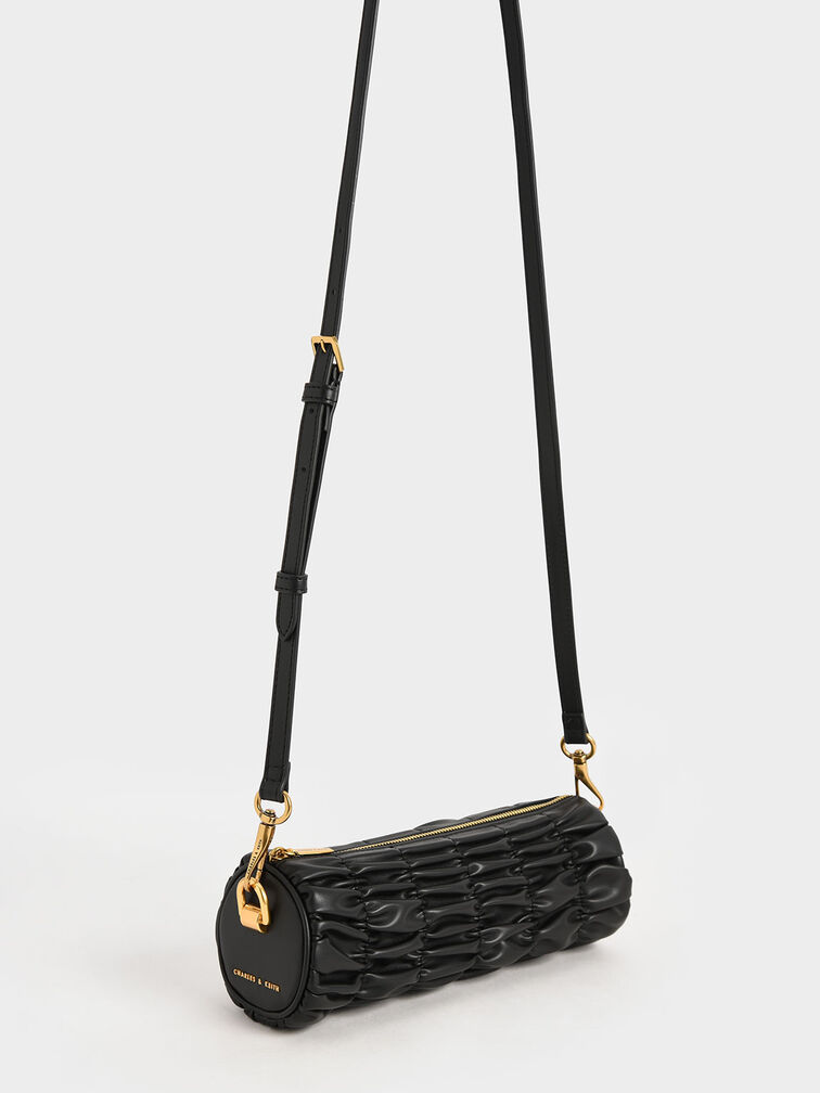 حقيبة كتف تولواه بمقبض على شكل سلسلة وتصميم مكشكش, أسود, hi-res