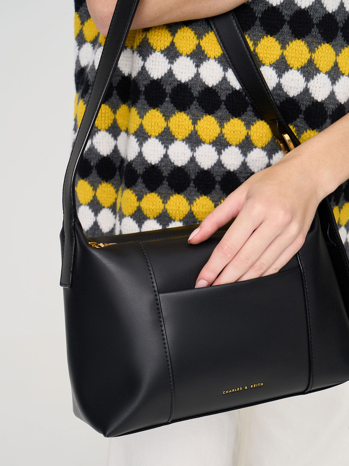 Charles and keith shoulder online bag black