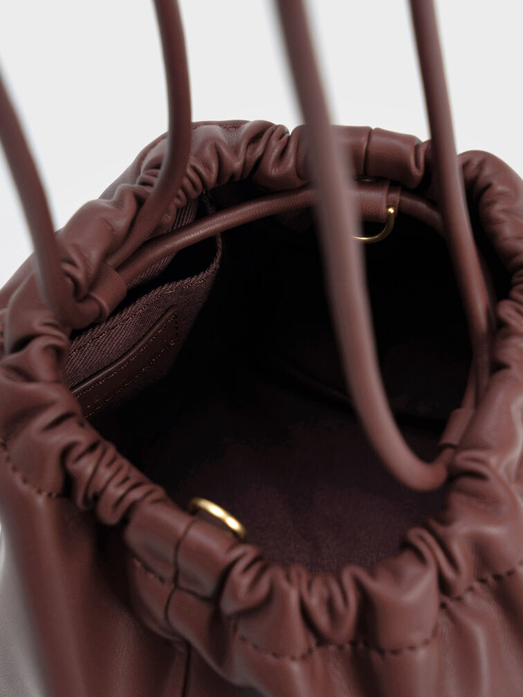 حقيبة باكيت بيد مزينة من اللؤلؤ - ألدورا, Dark Chocolate, hi-res