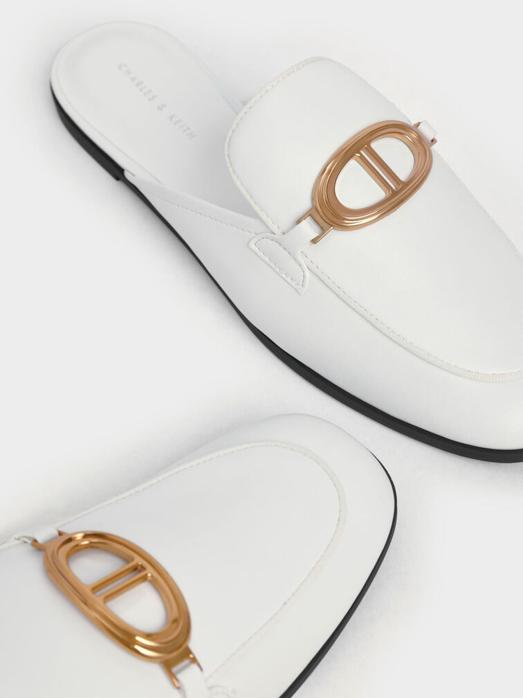 حذاء ميول لوفر مزين بأجزاء معدنية, أبيض, hi-res