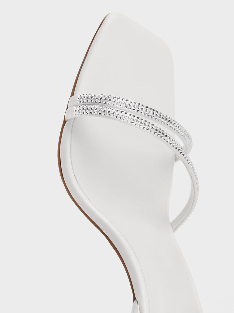 صندل من الساتان بكعب ستيليتو وتصميم مزين بالكريستال, أبيض, hi-res