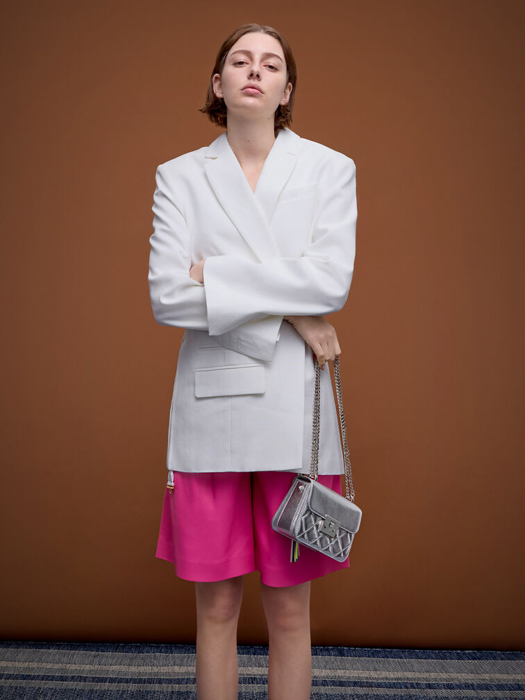 حقيبة ألفا بتصميم مبطن ومقبض على شكل سلسلة ولون معدني, فضي, hi-res