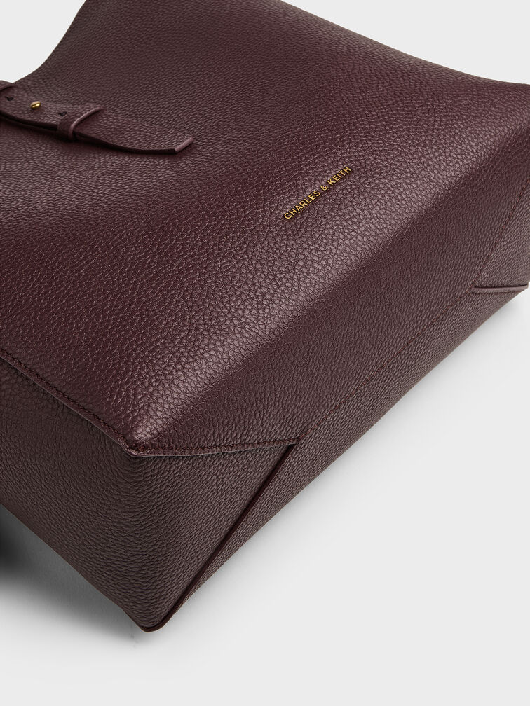 شنطة هوبو بريل بجلد معاد تدويره وحزام, أحمر توتي فاخر, hi-res