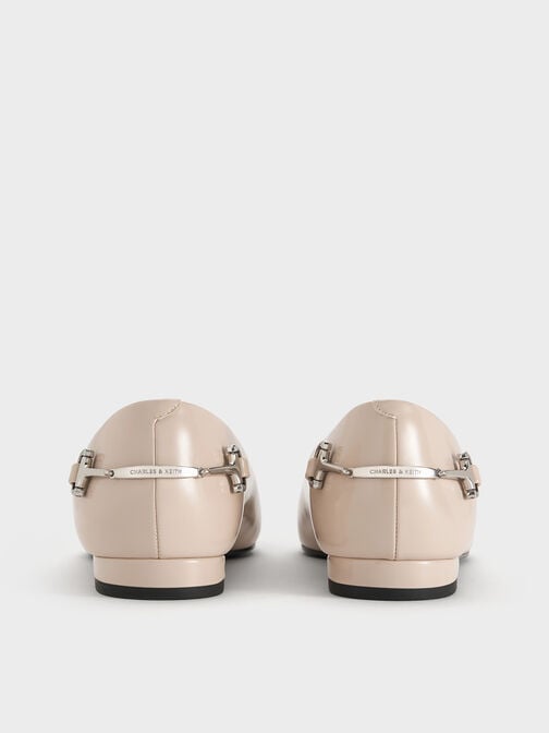 باليرينا إيرينا ميتاليك ومقدمة مدببة, رملي, hi-res