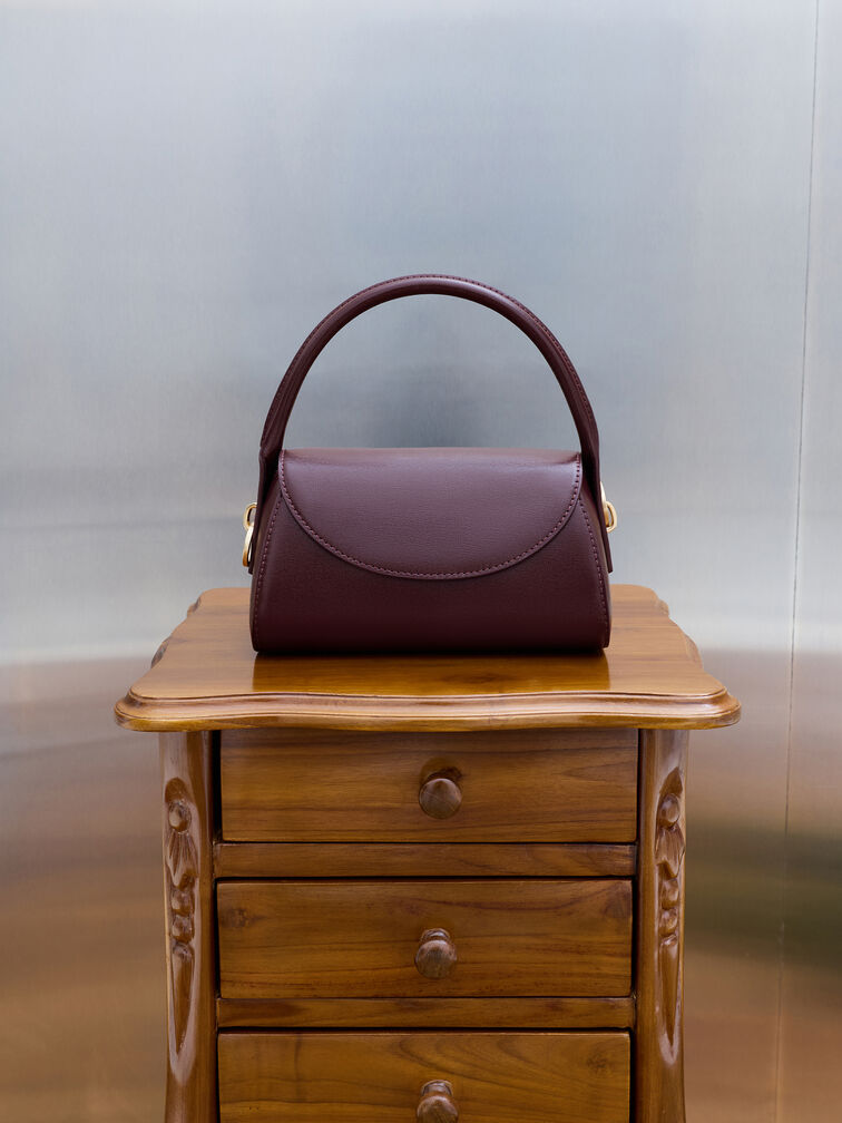 حقيبة كايلا بمقبض علوي وغطاء أمامي أنيق, أحمر توتي فاخر, hi-res