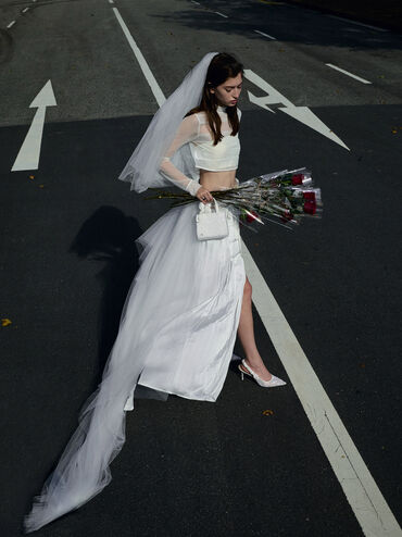 حقيبة صغيرة مطرزة من قماش شبكي مزين بالخرز من ألباني, أبيض, hi-res