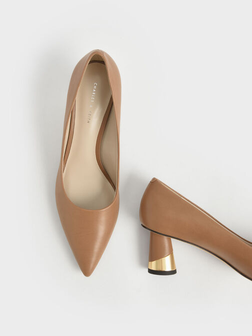 حذاء بامبس كامي وكعب منحوت بلمسة معدنية, جملي, hi-res