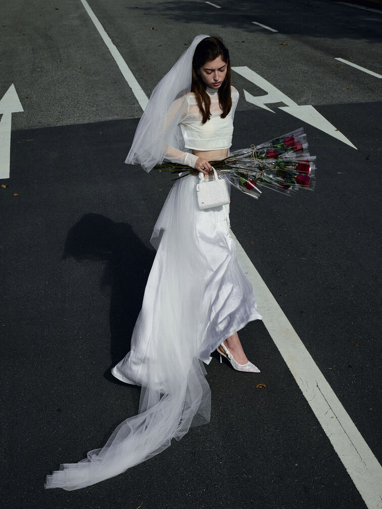 حقيبة صغيرة مطرزة من قماش شبكي مزين بالخرز من ألباني, أبيض, hi-res