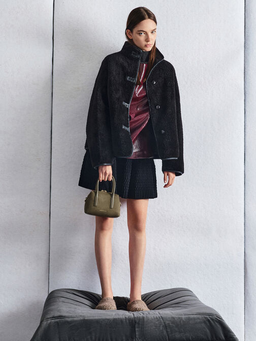 حقيبة بولينغ دينا من الجلد السويدي الصناعي المعاد تدويره, زيتي غامق, hi-res