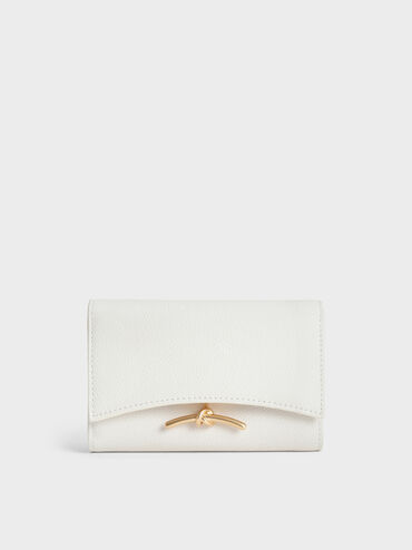 محفظة هكسلي بغطاء أمامي بإكسسوار معدني, أبيض, hi-res