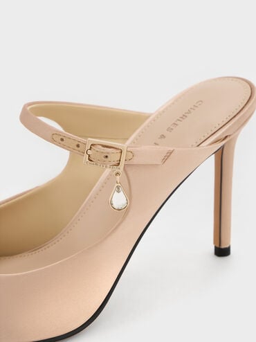 حذاء (مولز) ساتان مفتوح من الخلف، مزوّد بشريط عند الكاحل مزين بكريستالات على شكل دمعة وحزام بمشبك، بكعب طويل ورفيع., ذهبي, hi-res