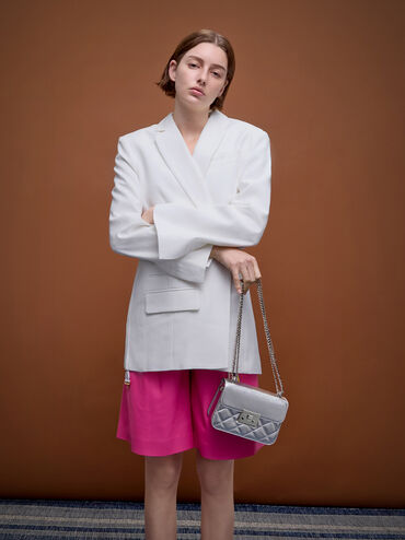 حقيبة ألفا بتصميم مبطن ومقبض على شكل سلسلة ولون معدني, فضي, hi-res