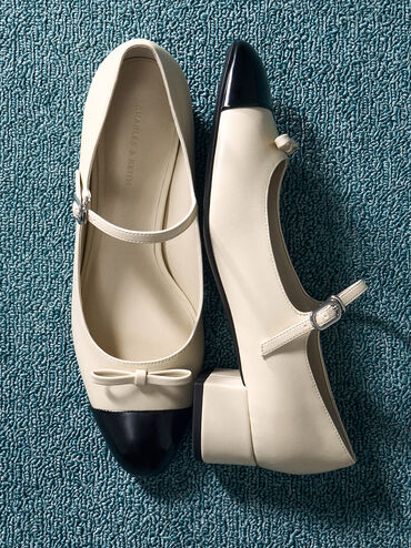 حذاء بامبس ماري جين بمقدمة مدببة وفيونكة, أبيض طباشيري, hi-res