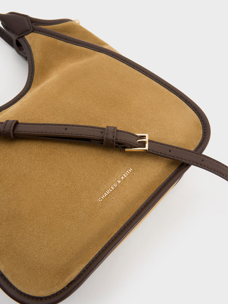 شنطة توت صغيرة سيانا من جلد شامواه معاد تدويره بحواف متباينة, رملي ذهبي هاديء, hi-res