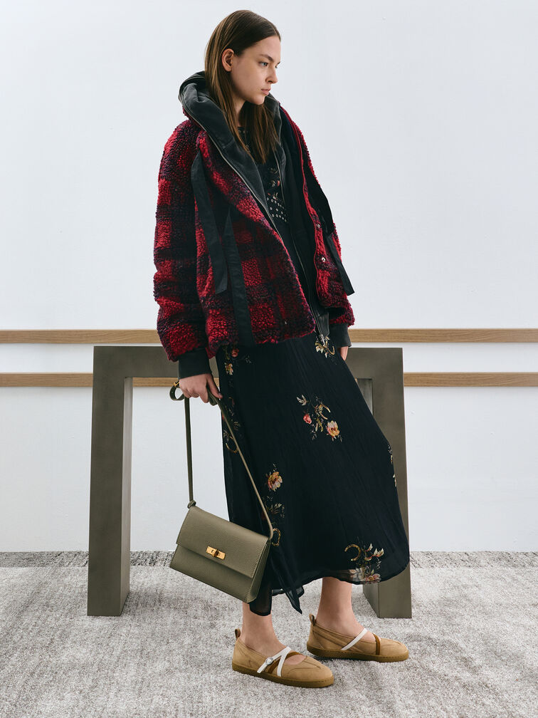 حقيبة كروس بودي تشانس بقفل دوار من الجلد المعاد تدويره, زيتي غامق, hi-res