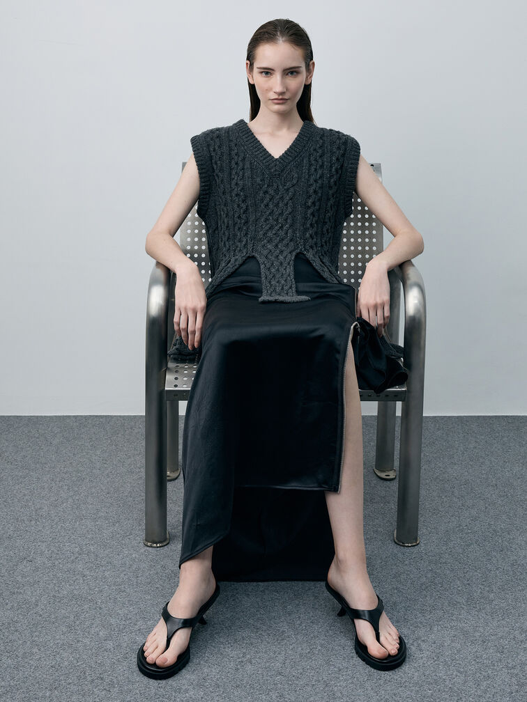 حذاء ميول بإصبع وكعب مائل وشريط أمامي على شكل V, أسود, hi-res