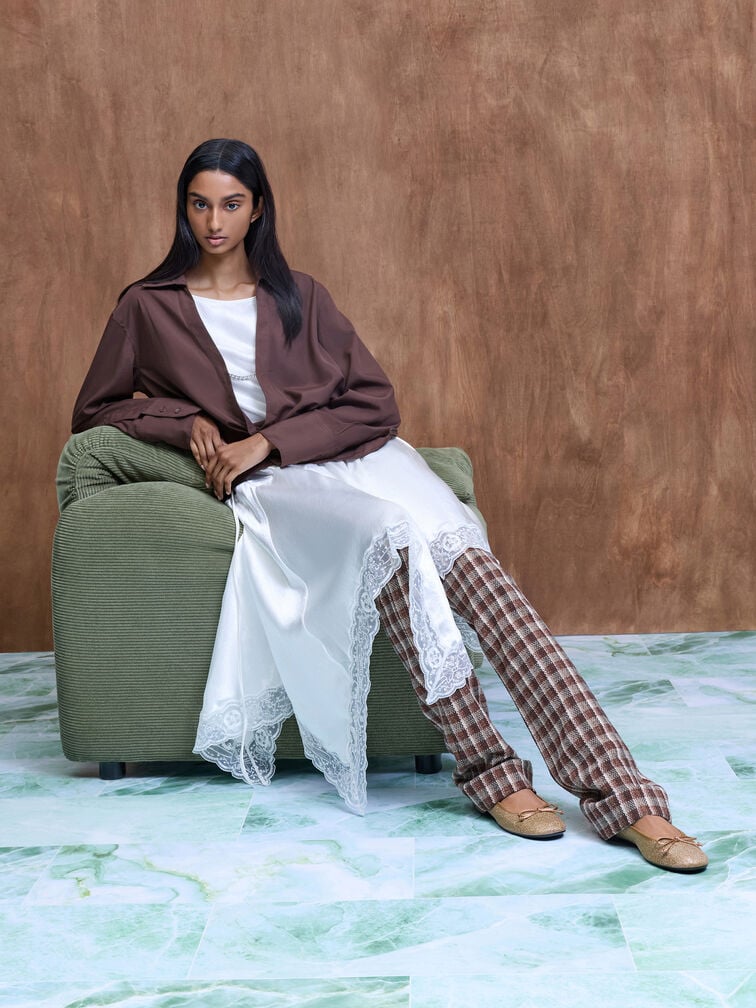 حذاء باليه مسطح بفيونكة من القماش الشبكي اللامع, بنى, hi-res