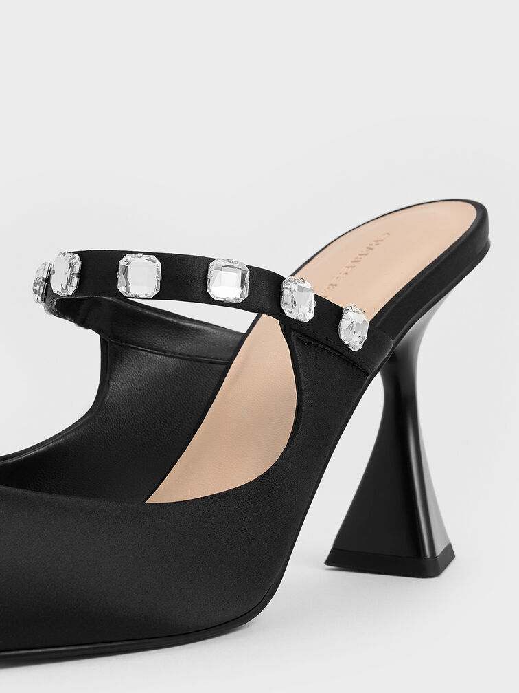 صندل أنيق مغلق من الأمام ومزين بكعب مغزلي ومصنوع من بوليستر معاد تدويره, أسود خشن, hi-res