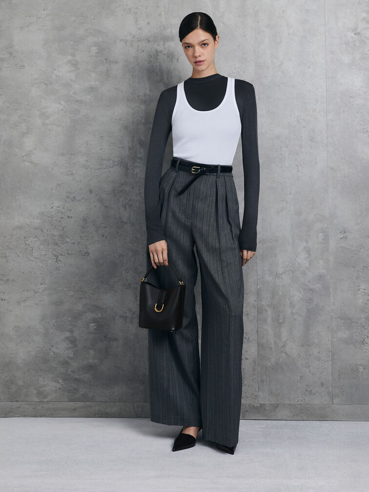 حقيبة باكت (دلو) غابين من الجلد بحزام ومقبض علوي, أسود, hi-res