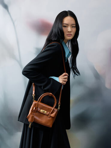 حقيبة توت "كيري" ميني بقفل دوار, Distressed Tan, hi-res