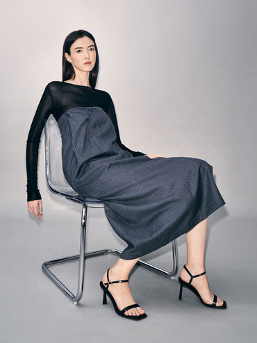 صندل بكعب عالٍ ومقدمة مربعة وحزام للكاحل, أسود, hi-res