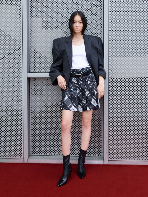 بوت للكاحل بسحاب خلفي بكعب ستيليتو ومقدمة مدببة, صندوق أسود, hi-res