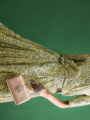 حقيبة ساتان بحزام ومقبض سلسلة وإبزيم كريستالي, نود خوخي دافئ, hi-res