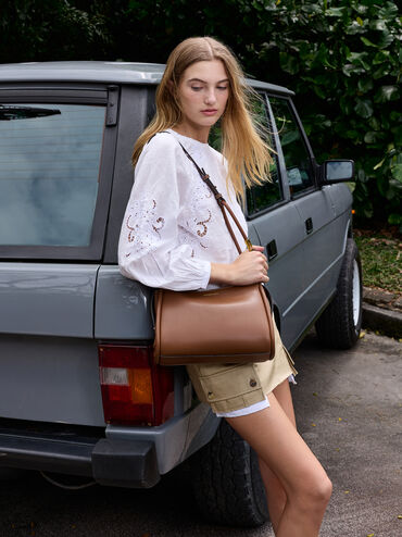 حقيبة كتف ليلا لينة بتصميم أنبوبي, شوكولاتي, hi-res