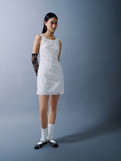 حذاء ميول بدون كعب بمقدمة مغطاة وتصميم مزين باللؤلؤ, أسود, hi-res