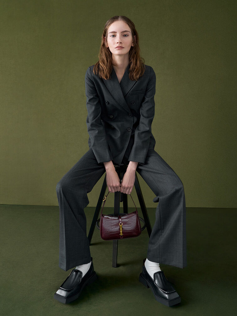 حقيبة كتف سيزيا بنقشة جلد التمساح ولمسات معدنية لامعة, برغندي, hi-res