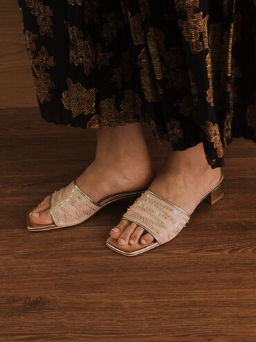 حذاء ميول بكعب مربع ومظهر معدني مصنوع من خامة شبكية ومزين بالترتر, ذهبي, hi-res