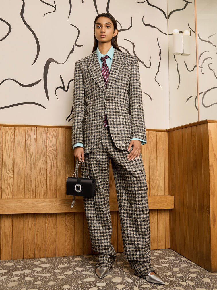 حقيبة ساتان بحزام ومقبض سلسلة وإبزيم كريستالي, أسود كلاسيكي, hi-res