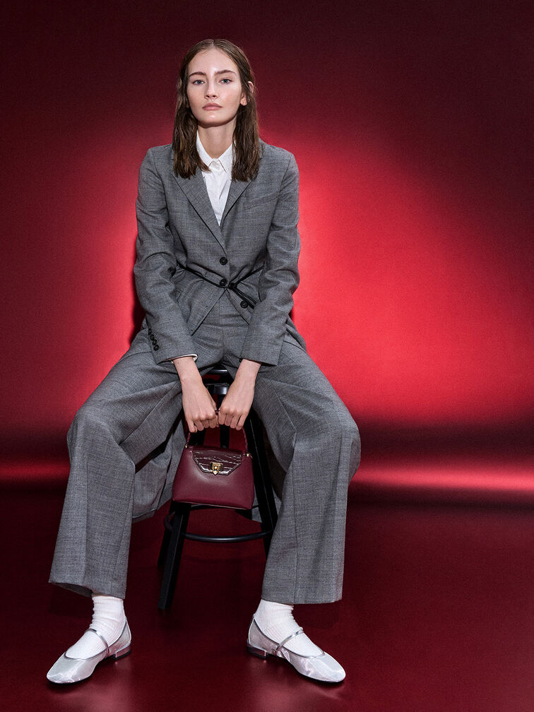 حقيبة أروين بمقبض علوي وحزام مضفر ونقشة جلد التمساح, برغندي, hi-res